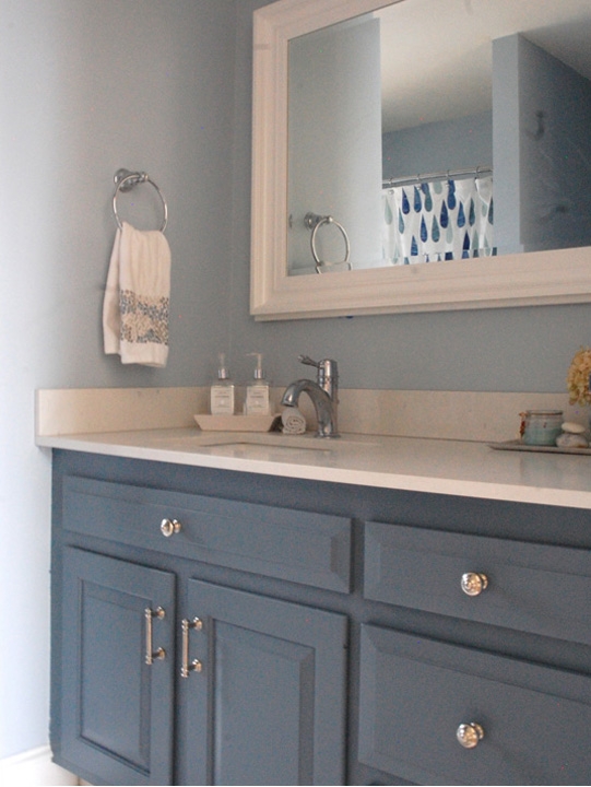 bathroom-blue-vanity